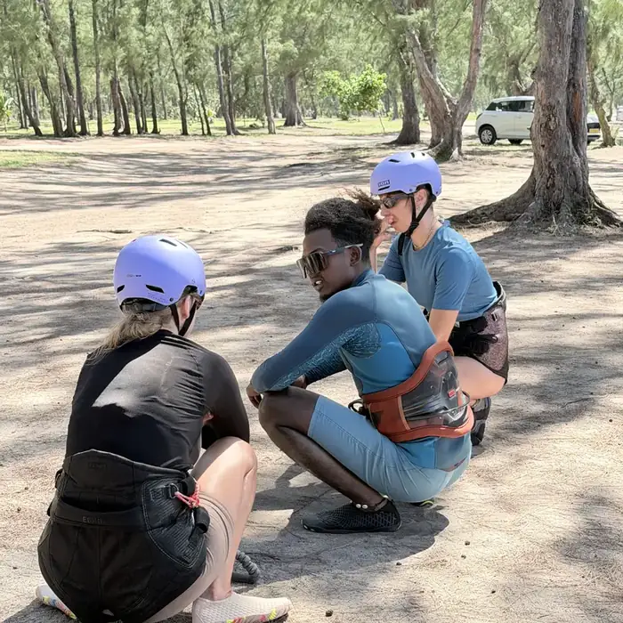 Briefing au sol avec le moniteur, plage du Morne